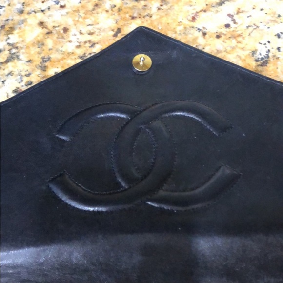 Vintage CHANEL V Flap with Big Gold CC Mark Plate - Picture 11 of 11